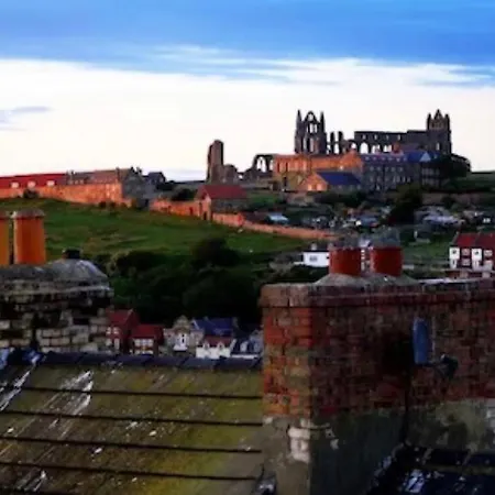 County Loft Penthouse Apartment Whitby